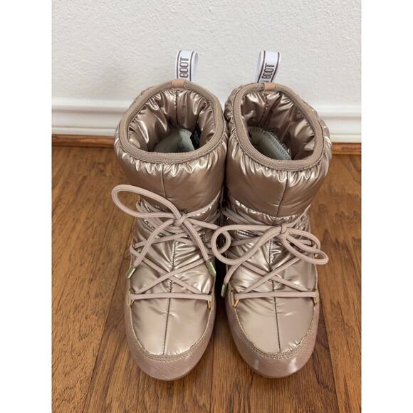 B57 Moon Boot Icon Pillow Low Snow Boots US 7/8 Maximalist Après Ski Futuristic - Picture 3 of 13